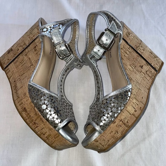 Antonio Melani Wedge Heels Women’s Size 9 M Sandals Silver Leather Cork Heel - Picture 3 of 14